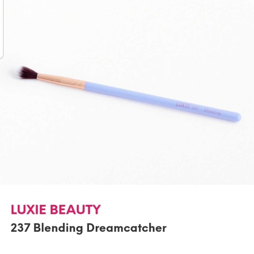 Luxie Beauty 237 Blending Dreamcatcher brush